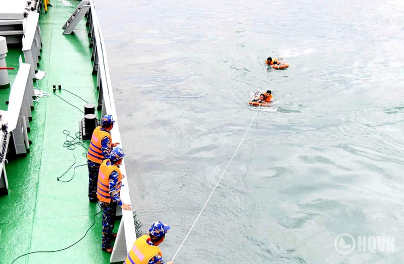 Tàu 629 kịp thời cứu nạn một nữ du khách gặp nạn trên biển Đà Nẵng