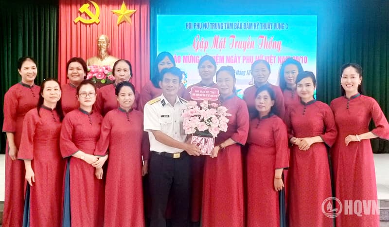 Hội Phụ nữ Trung tâm Bảo đảm kỹ thuật Vùng 3 gặp mặt Ngày Phụ nữ Việt Nam
