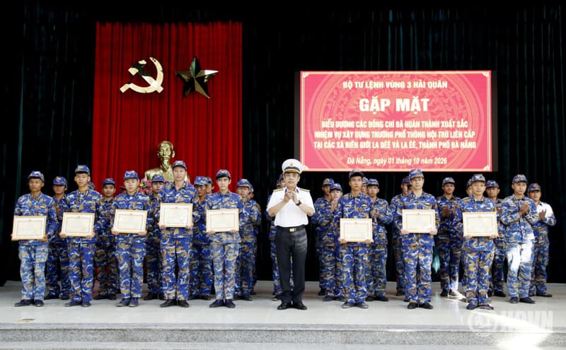 Vùng 3 Hải quân gặp mặt, biểu dương lực lượng xây dựng trường học tại vùng biên giới