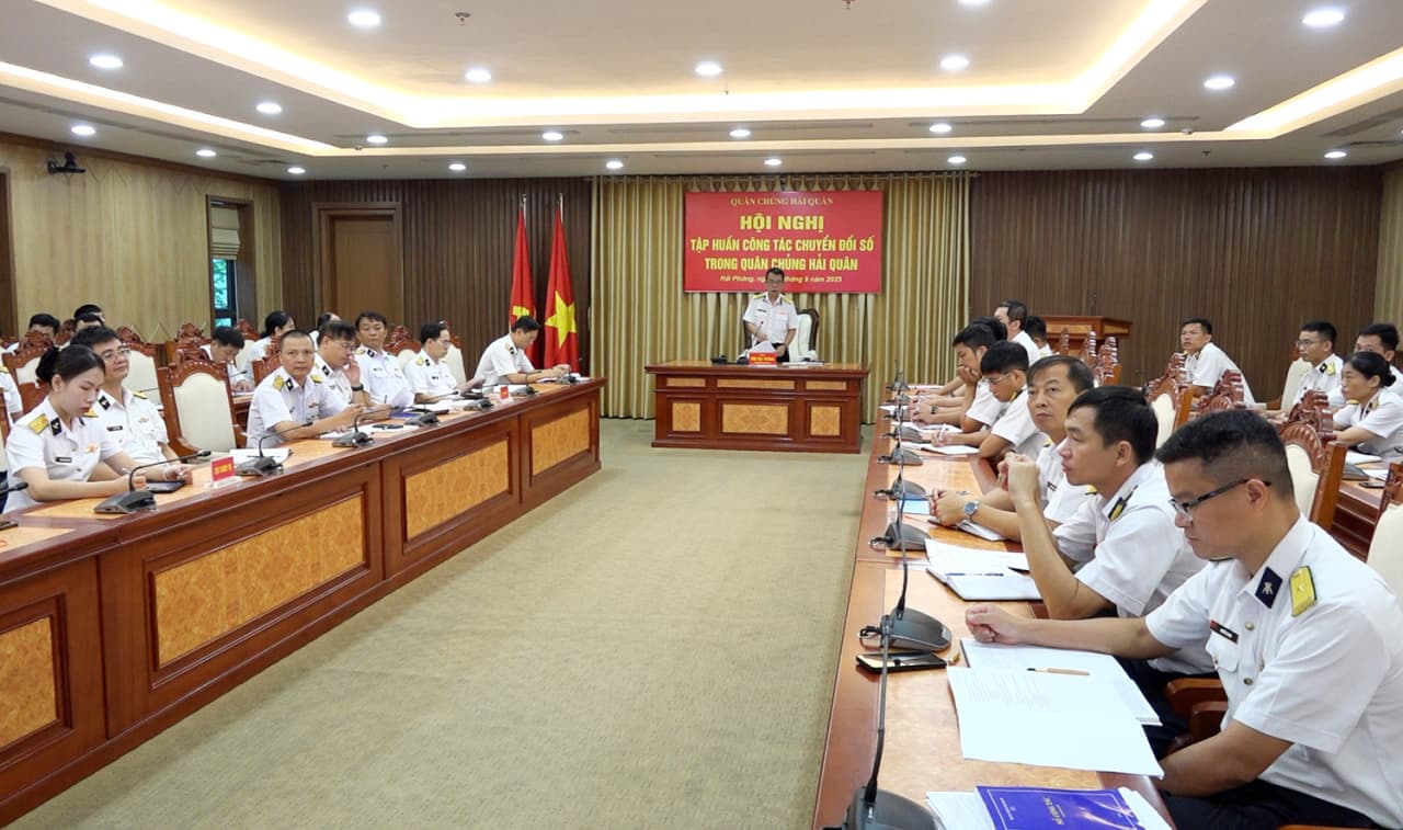 Quân chủng Hải quân tập huấn chuyển đổi số