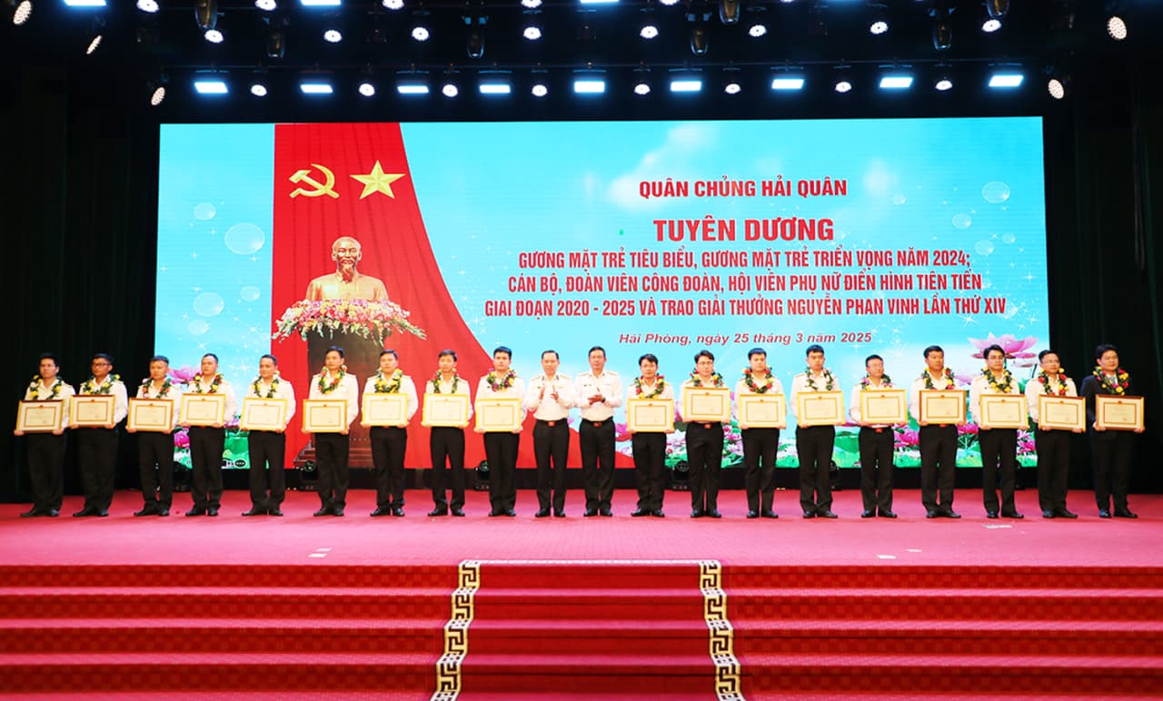 Tuổi trẻ Hải quân xung kích làm chủ khoa học công nghệ