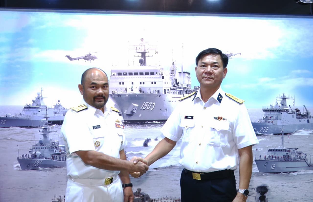HẢI QUÂN VIỆT NAM - MALAYSIA TĂNG CƯỜNG HỮU NGHỊ, HỢP TÁC