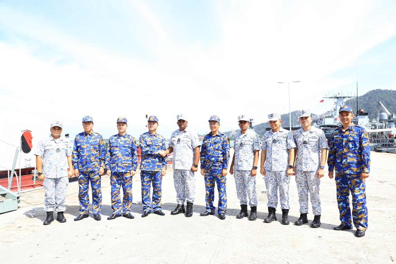 TÀU 17 RỜI CĂN CỨ HẢI QUÂN LUMUT KẾT THÚC THĂM XÃ GIAO HẢI QUÂN MALAYSIA