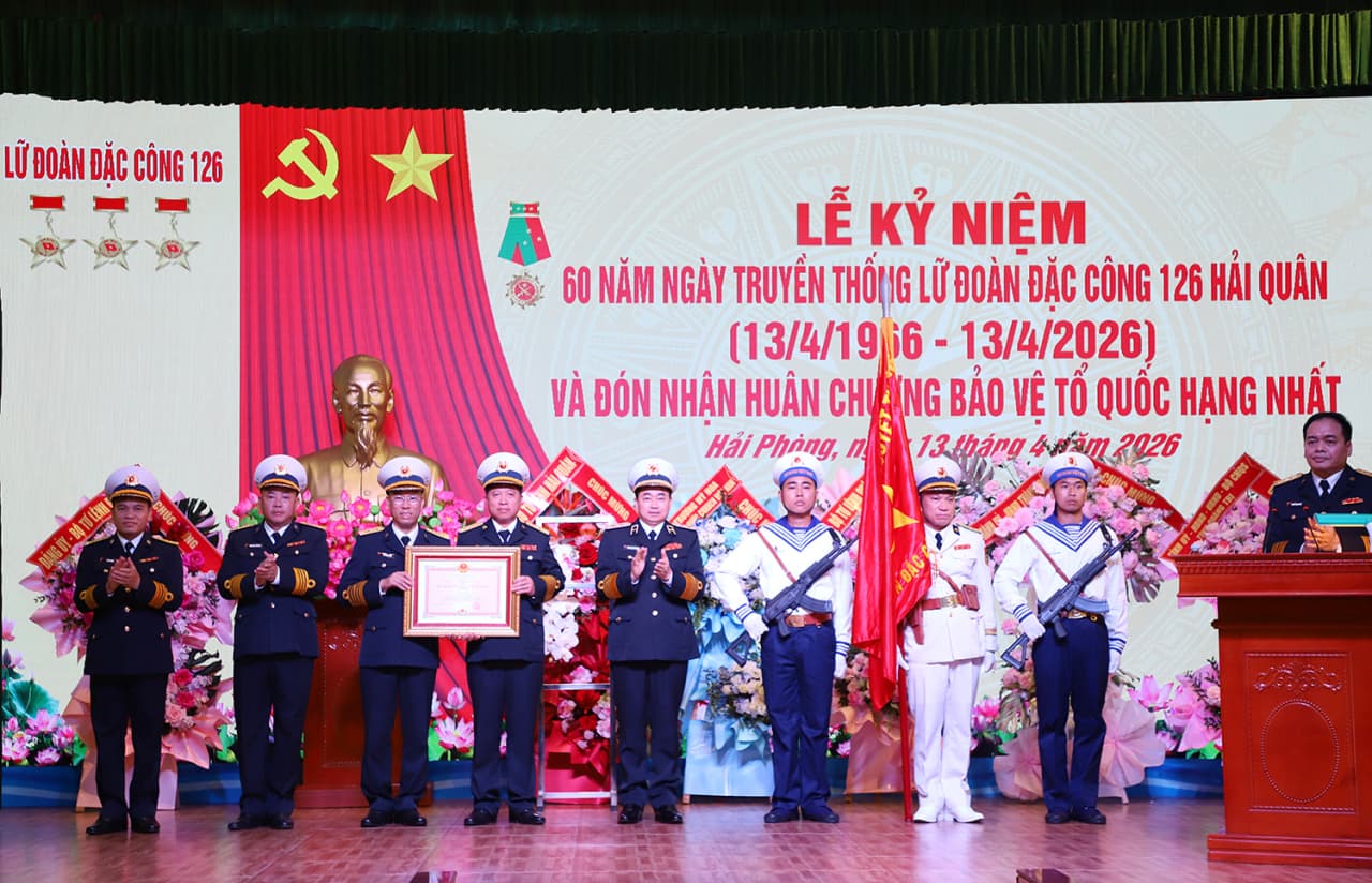 Lữ đoàn 126 kỷ niệm 60 năm Ngày truyền thống và đón nhận Huân chương Bảo vệ Tổ quốc hạng Nhất