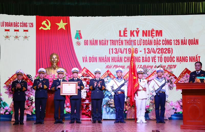 Lữ đoàn 126 kỷ niệm 60 năm Ngày truyền thống và đón nhận Huân chương Bảo vệ Tổ quốc hạng Nhất