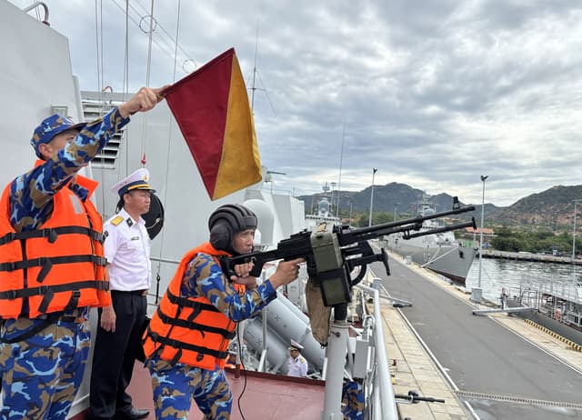 Sẵn sàng chiến đấu cao, không bị động bất ngờ