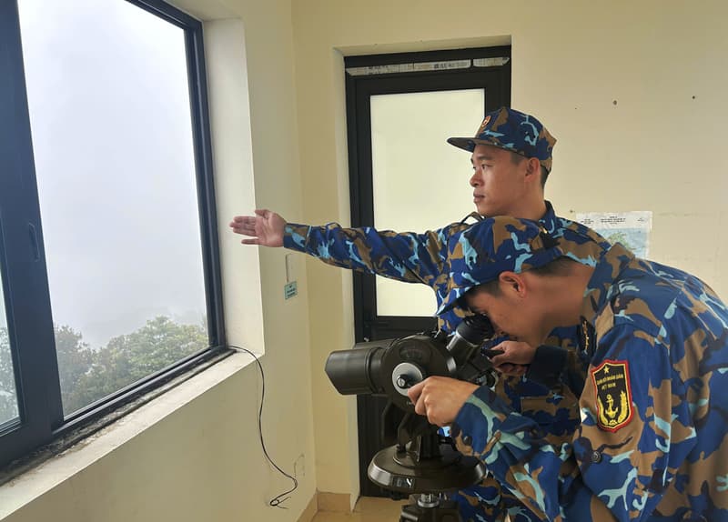 Nâng cao tinh thần cảnh giác, nắm chắc mục tiêu trên biển