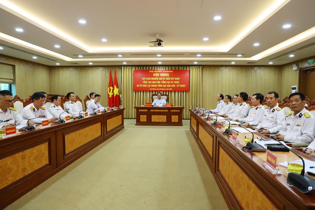 Rút kinh nghiệm sau 1 năm sáp nhập Tổng cục Hậu cần, Tổng cục Kỹ thuật và tổ chức lại thành Tổng cục Hậu cần-Kỹ thuật