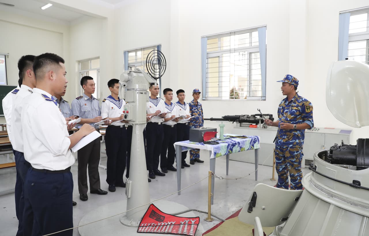 Tăng tốc, bứt phá thi đua dạy tốt, học tốt