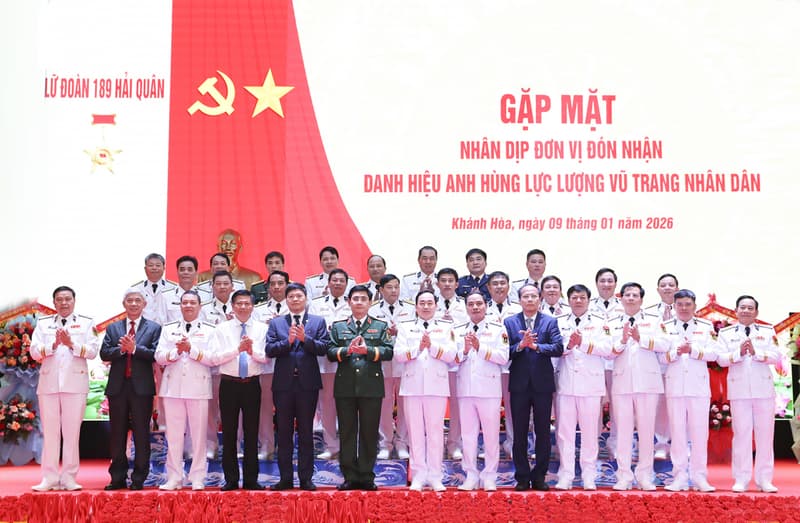 Lữ đoàn Tàu ngầm 189 gặp mặt nhân dịp đón nhận danh hiệu Anh hùng Lực lượng vũ trang nhân dân