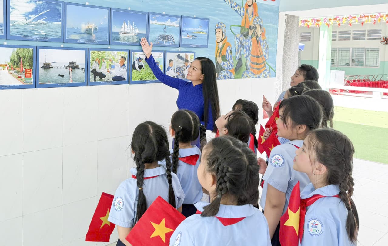 Ấn tượng về không gian tuyên truyền biển đảo ở Trường Tiểu học Dương Minh Châu