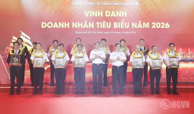 Tổng công ty Tân cảng Sài Gòn vinh danh 18 doanh nhân tiêu biểu