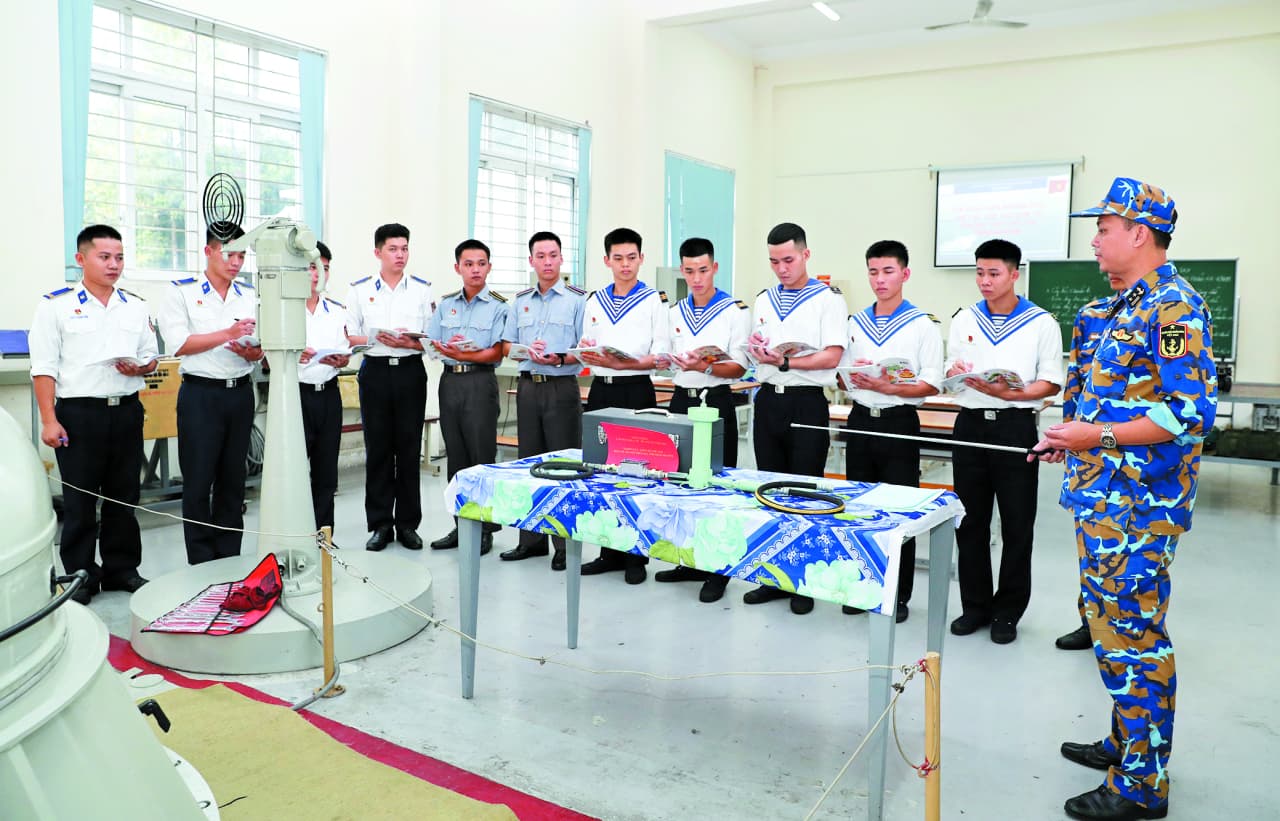 Giúp học viên tiếp cận thực tế bằng các sáng kiến