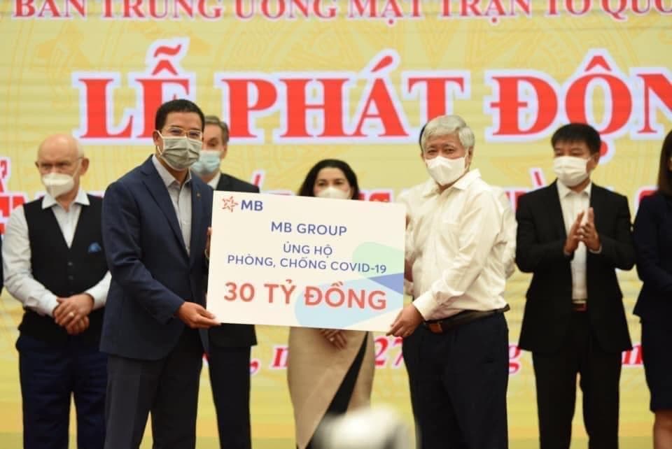 MB Group ủng hộ 30 tỉ đồng vào Quỹ vaccine phòng COVID-19