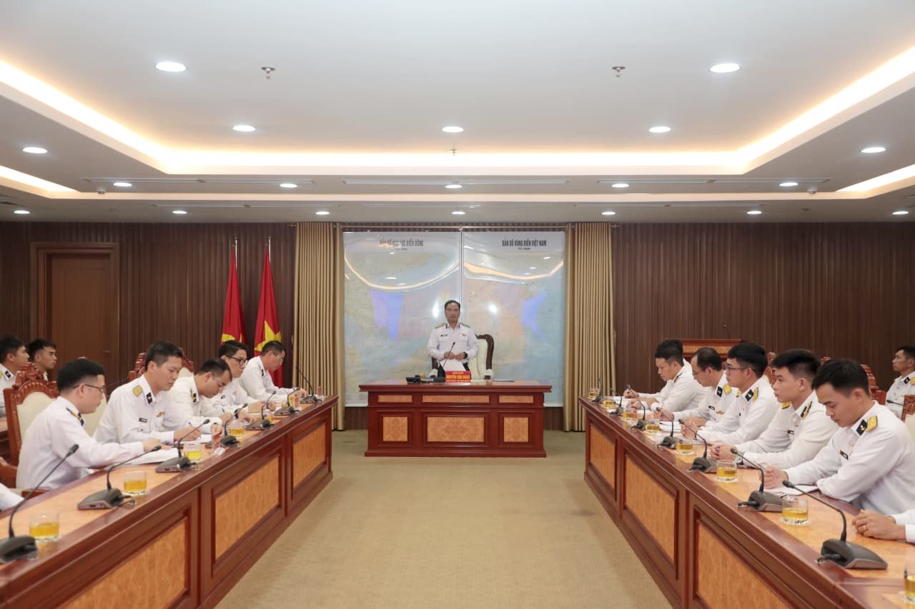 Giao nhiệm vụ tiếp nhận Tàu 21