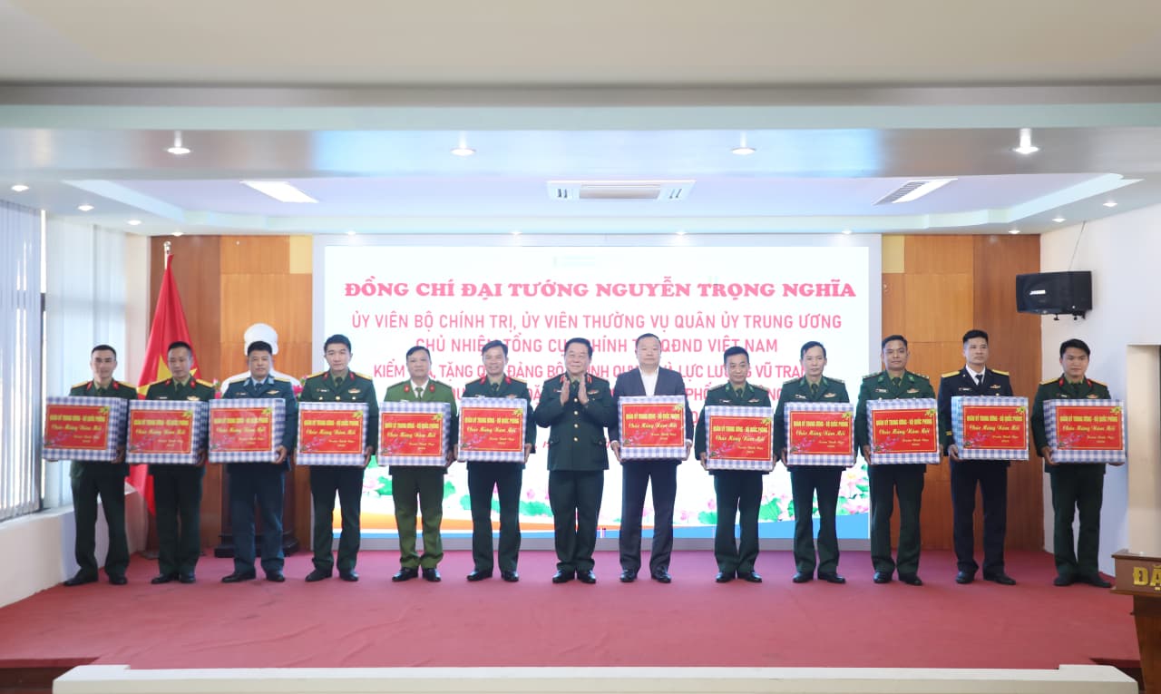 Đại tướng Nguyễn Trọng Nghĩa kiểm tra, tặng quà đặc khu Cát Hải dịp Tết nguyên đán Bính Ngọ 2026