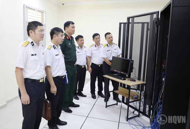 Bộ Quốc phòng Kiểm tra công tác bảo đảm kỹ thuật, chuyển đổi số trong Quân chủng Hải quân