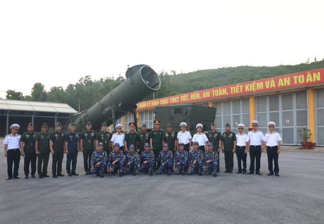 Tham mưu trưởng Lực lượng vũ trang Philippines thăm Lữ đoàn 679