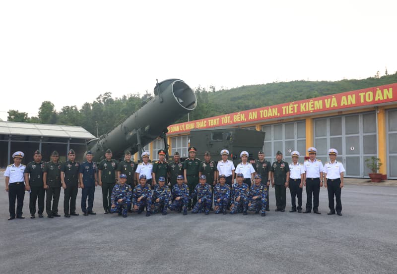 Tham mưu trưởng Lực lượng vũ trang Philippines thăm Lữ đoàn 679