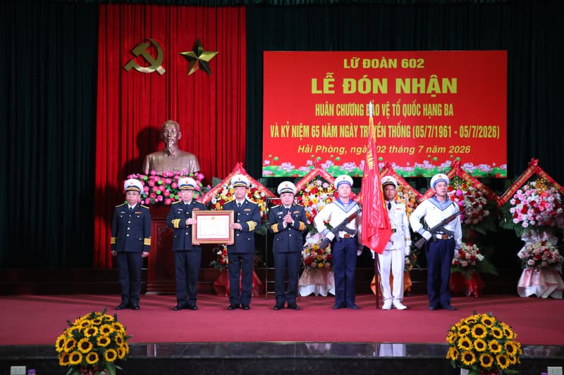 Lữ đoàn 602 đón nhận Huân chương Bảo vệ Tổ quốc hạng Ba lần thứ hai