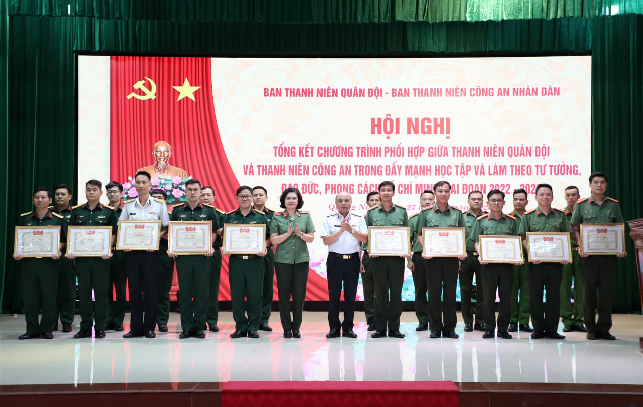 Tổng kết chương trình phối hợp giữa thanh niên Quân đội và thanh niên Công an
