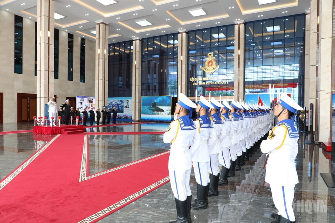 Phó Đô đốc Trần Thanh Nghiêm tiếp Tư lệnh Hải quân Hoàng gia Malaysia