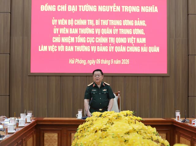Đại tướng Nguyễn Trọng Nghĩa làm việc với Ban Thường vụ Đảng ủy Quân chủng Hải quân