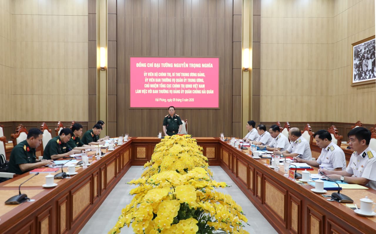 Đại tướng Nguyễn Trọng Nghĩa làm việc với Ban Thường vụ Đảng ủy Quân chủng Hải quân