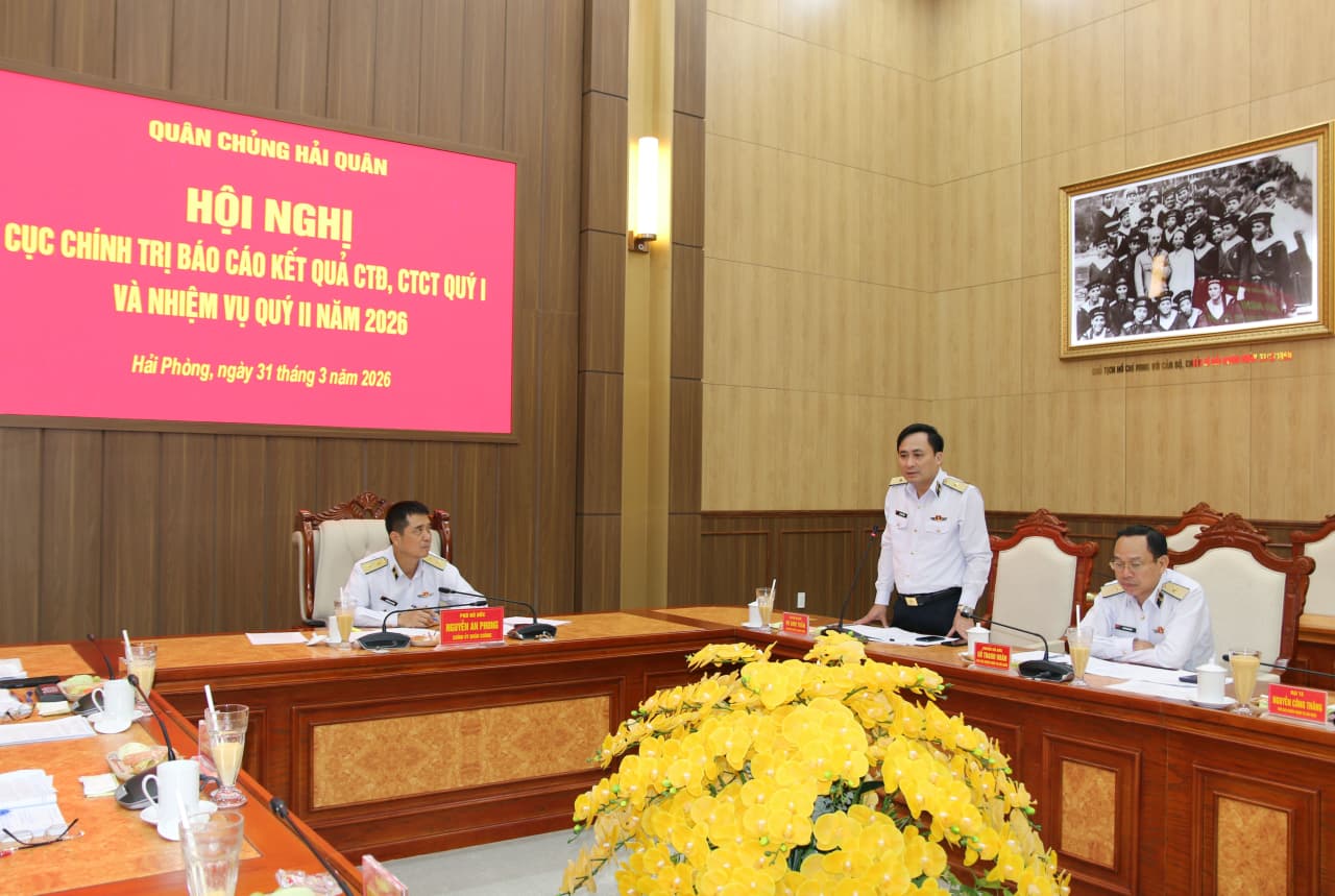 Tiếp tục triển khai toàn diện, trọng tâm, trọng điểm, hoàn thành tốt công tác đảng, công tác chính trị