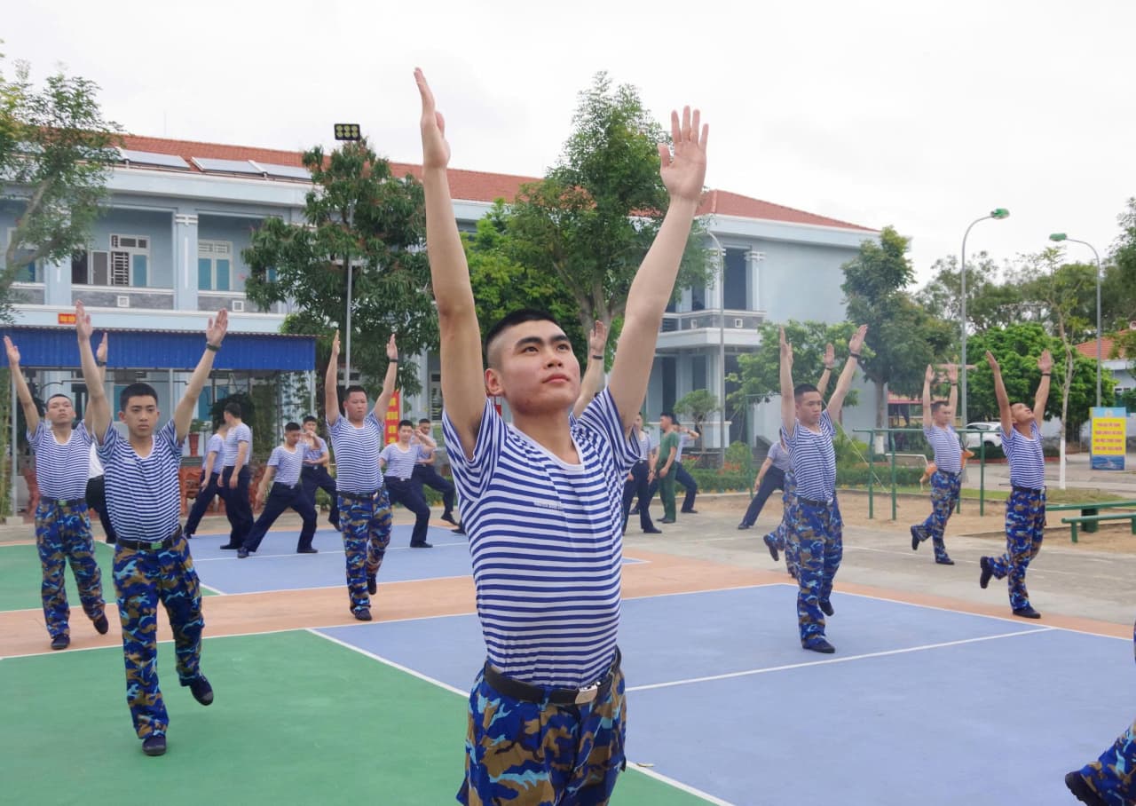 Nhanh chóng bắt nhịp cuộc sống quân ngũ