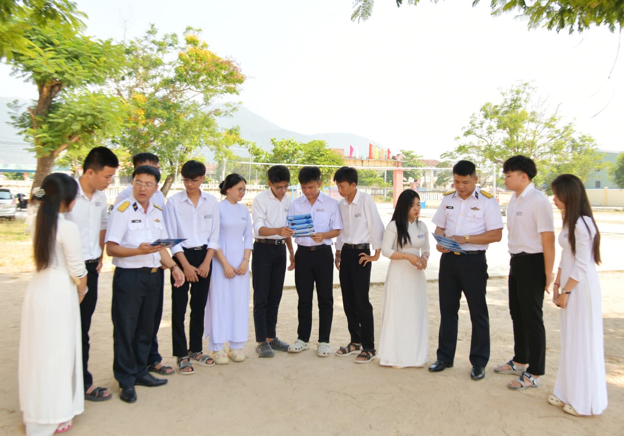 Lữ đoàn 955 tuyên truyền biển đảo và thu hút nguồn nhân lực tại Gia Lai