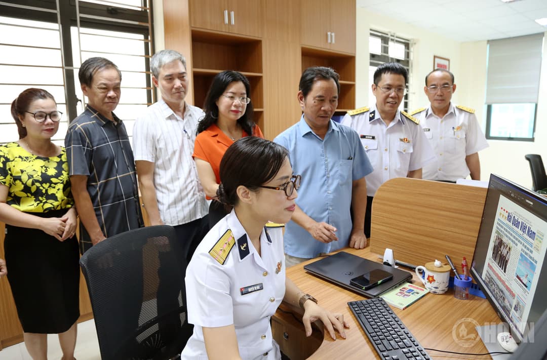 Ban Thường vụ Hội Nhà báo thành phố Hải Phòng làm việc với Báo Hải quân Việt Nam