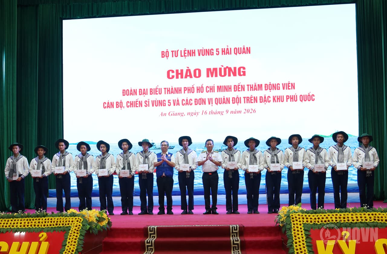 Thành phố Hồ Chí Minh tặng quân dân đặc khu Phú Quốc nhiều công trình ý nghĩa