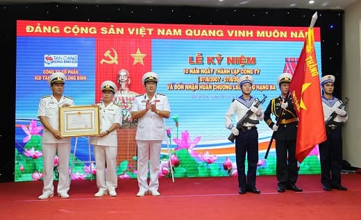 Công ty Cổ phần ICD Tân Cảng-Long Bình: Đón nhận Huân chương Lao động hạng Ba