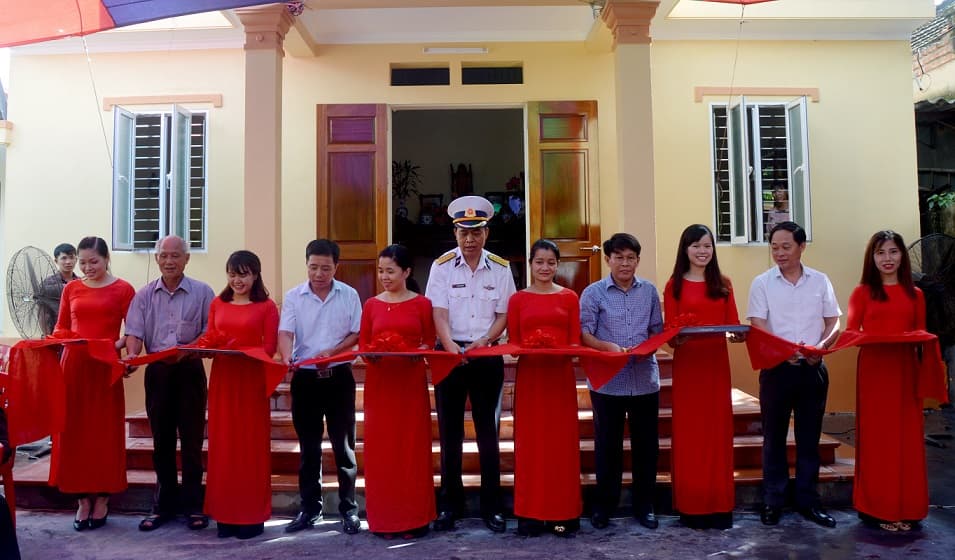 Cục Hậu cần và Viện Kỹ thuật Hải quân:  Bàn giao nhà tình nghĩa