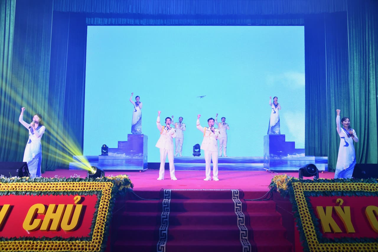 Bộ Tư lệnh Vùng 5 duyệt chương trình văn nghệ và phim truyền thống