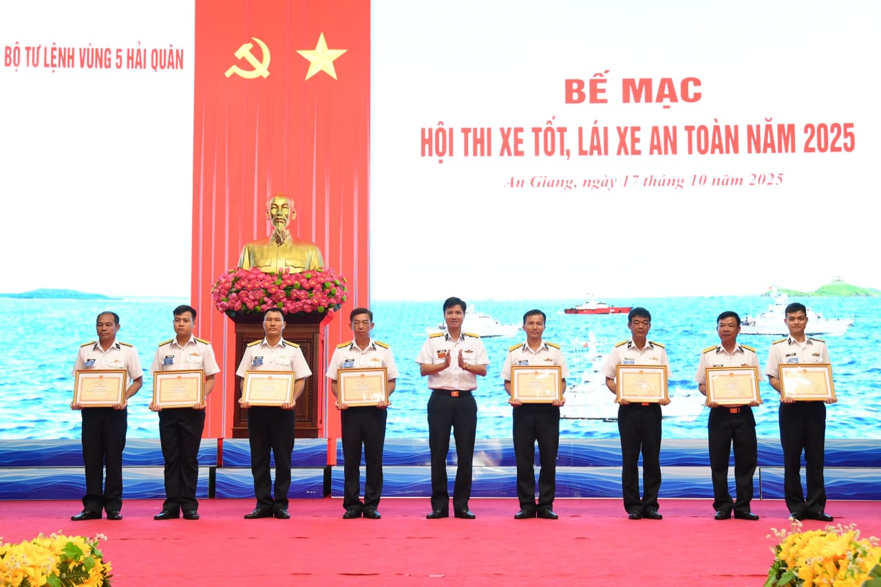 Vùng 5 Hải quân bế mạc Hội thi xe tốt, lái xe an toàn năm 2025