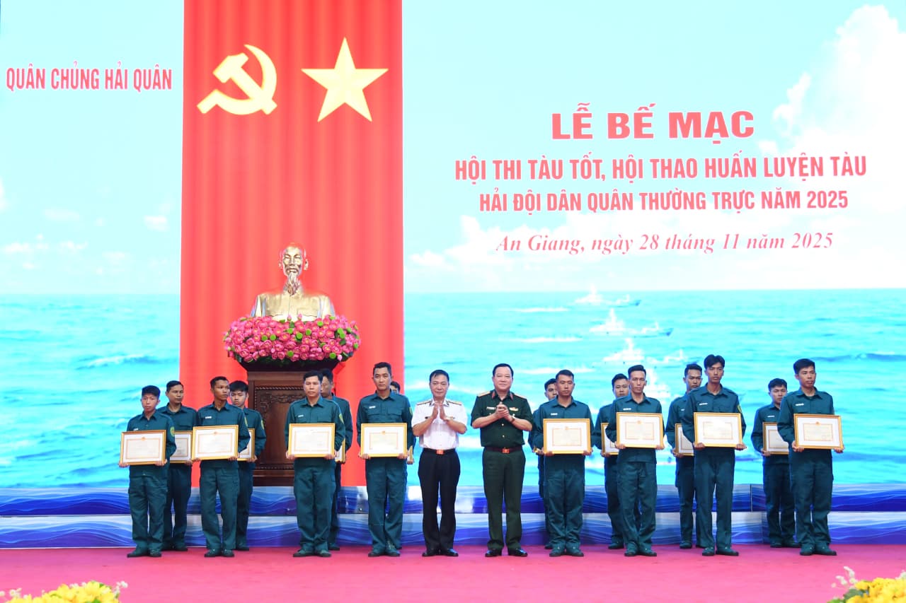 Bế mạc Hội thi tàu tốt, Hội thao huấn luyện tàu Hải đội Dân quân thường trực năm 2025