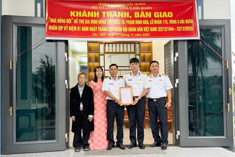 Vùng 5 Hải quân khánh thành, bàn giao nhà đồng đội