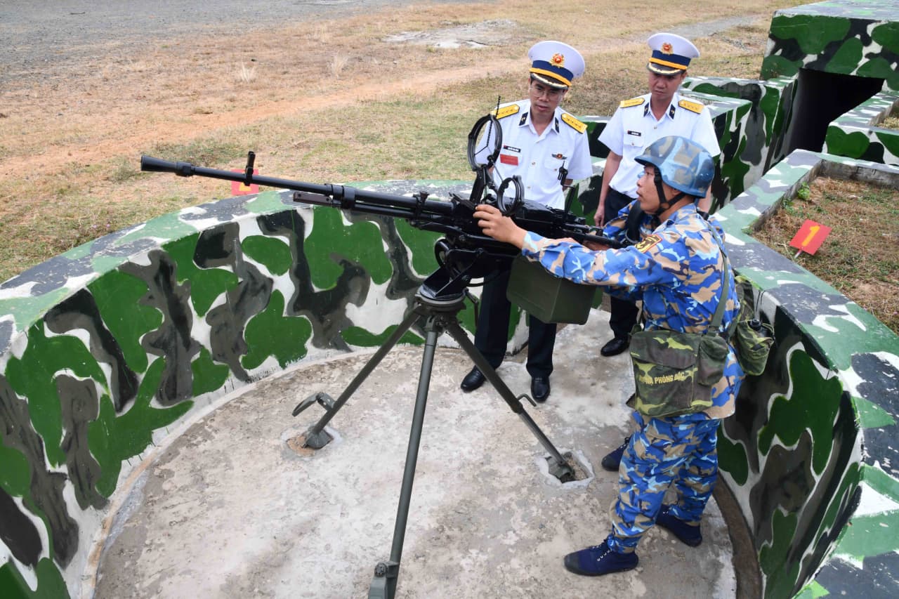 Quân chủng Hải quân kiểm tra công tác chuẩn bị huấn luyện tại Vùng 5 Hải quân