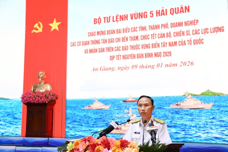 Gặp mặt đoàn đại biểu thăm, chúc Tết quân và dân tuyến đảo Tây Nam