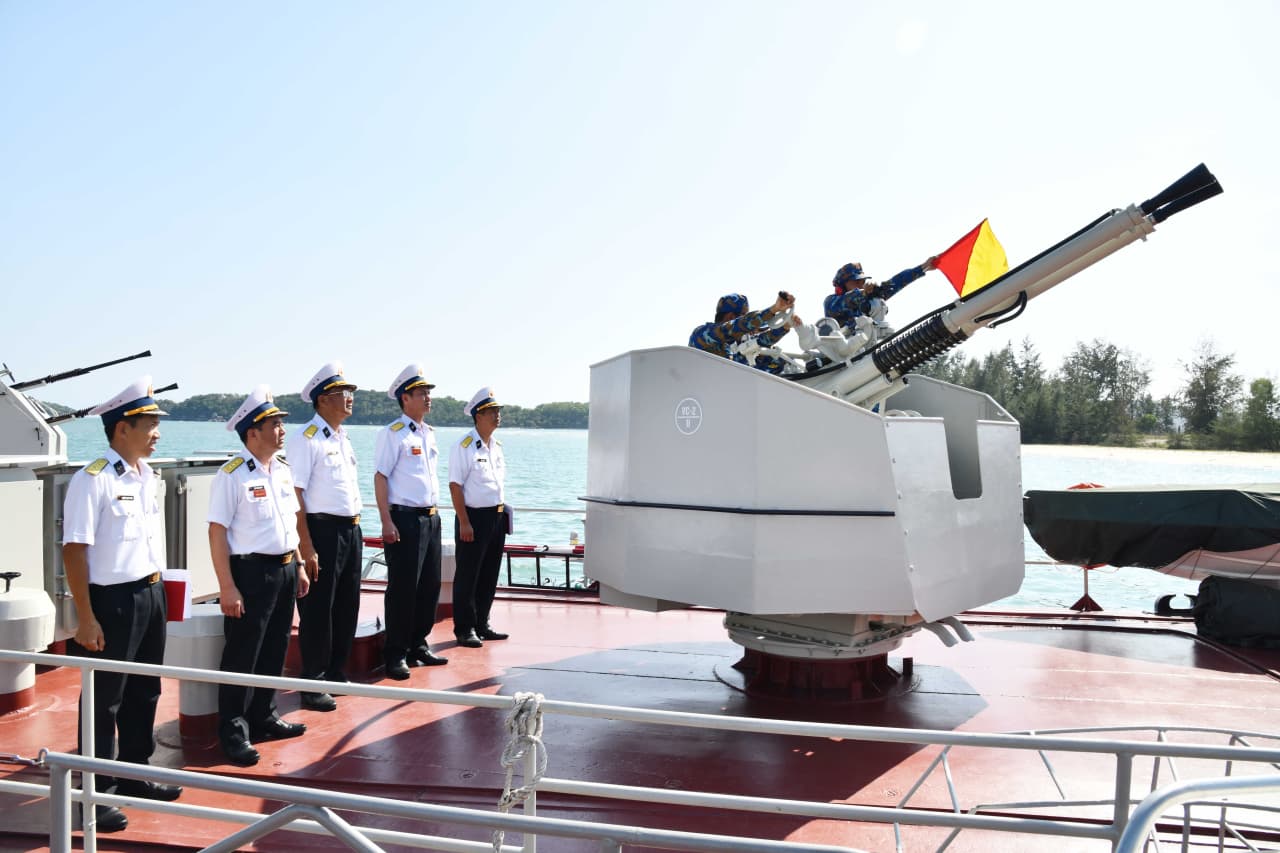 Bộ Tư lệnh Vùng 5 Hải quân kiểm tra công tác sẵn sàng chiến đấu dịp Tết Nguyên đán 2026