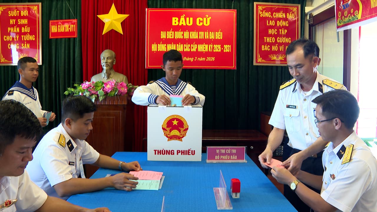 Vùng 2 Hải quân bầu cử sớm trên biển
