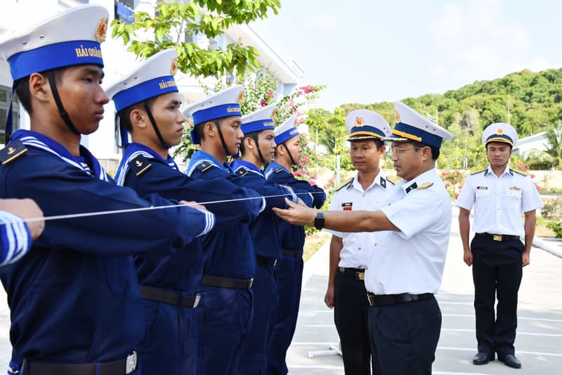 Bộ Tư lệnh Vùng 5 Hải quân kiểm tra tháng đầu huấn luyện tại các đơn vị