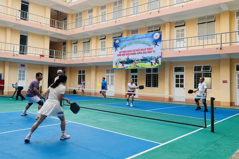 Lữ đoàn 127 và Lữ đoàn 962 giao lưu quần vợt, pickleball