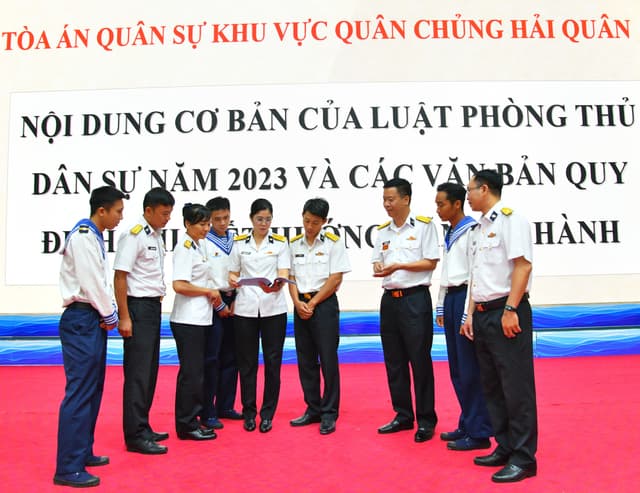 Nâng cao nhận thức pháp luật cho cán bộ, chiến sĩ Vùng 5 Hải quân