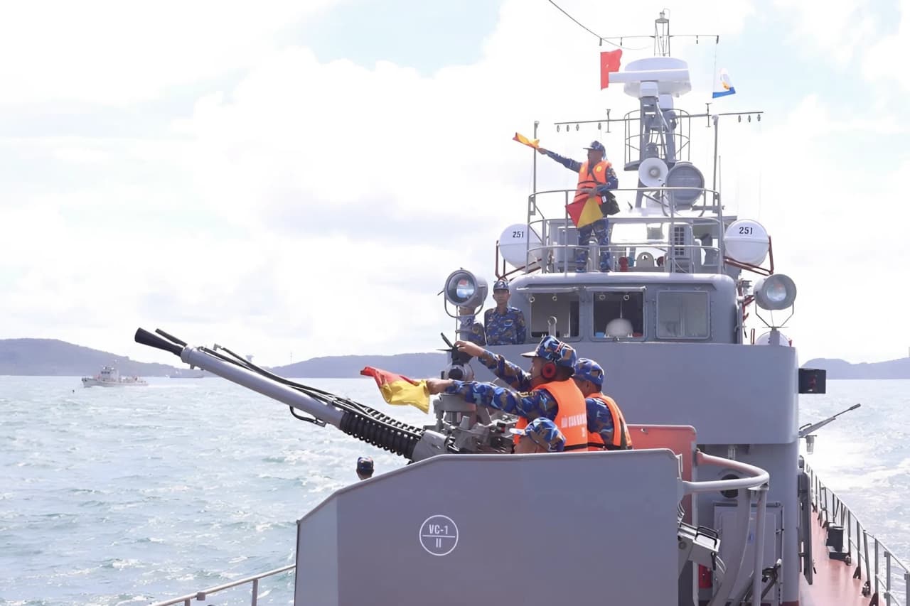 Lữ đoàn 127 huấn luyện, kiểm tra K2 trên biển