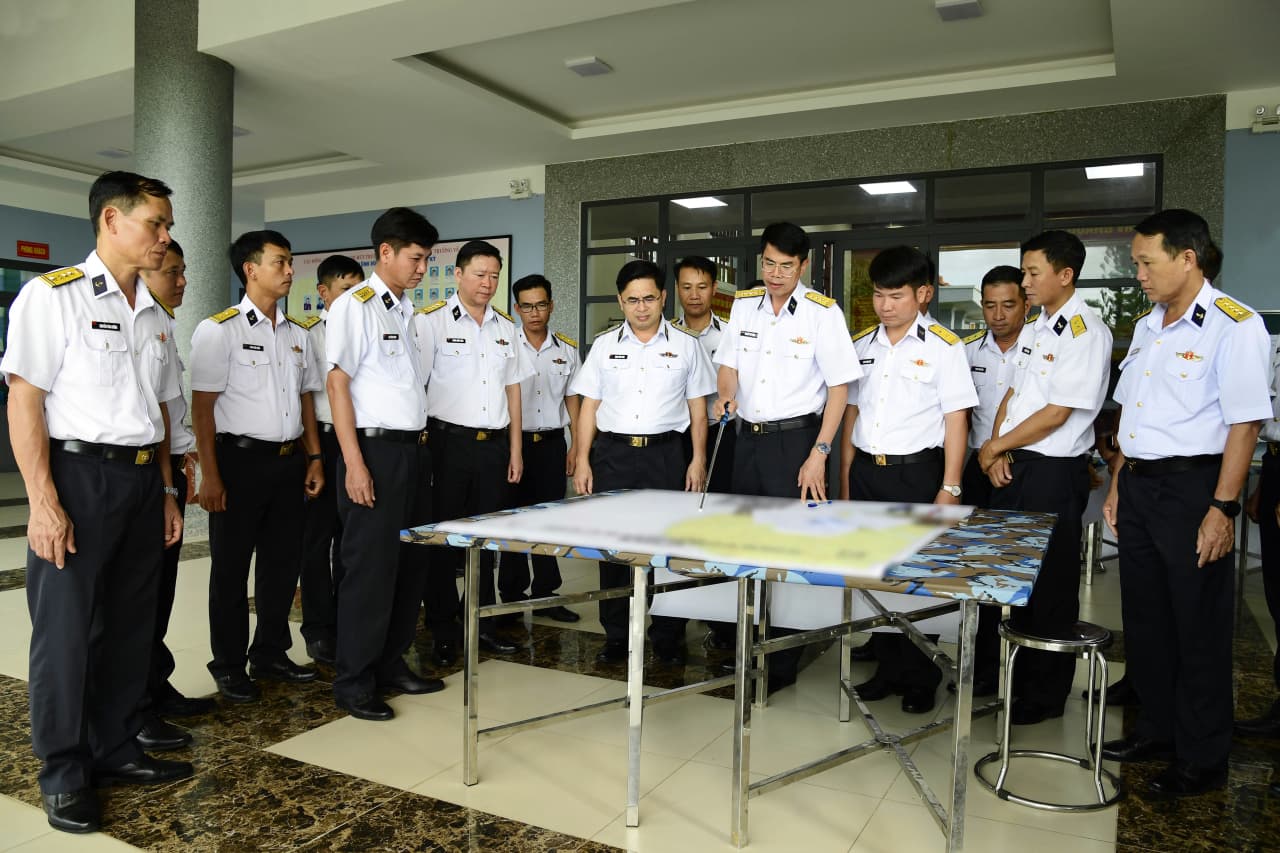Quân chủng Hải quân kiểm tra công tác huấn luyện cán bộ tại Vùng 5 Hải quân