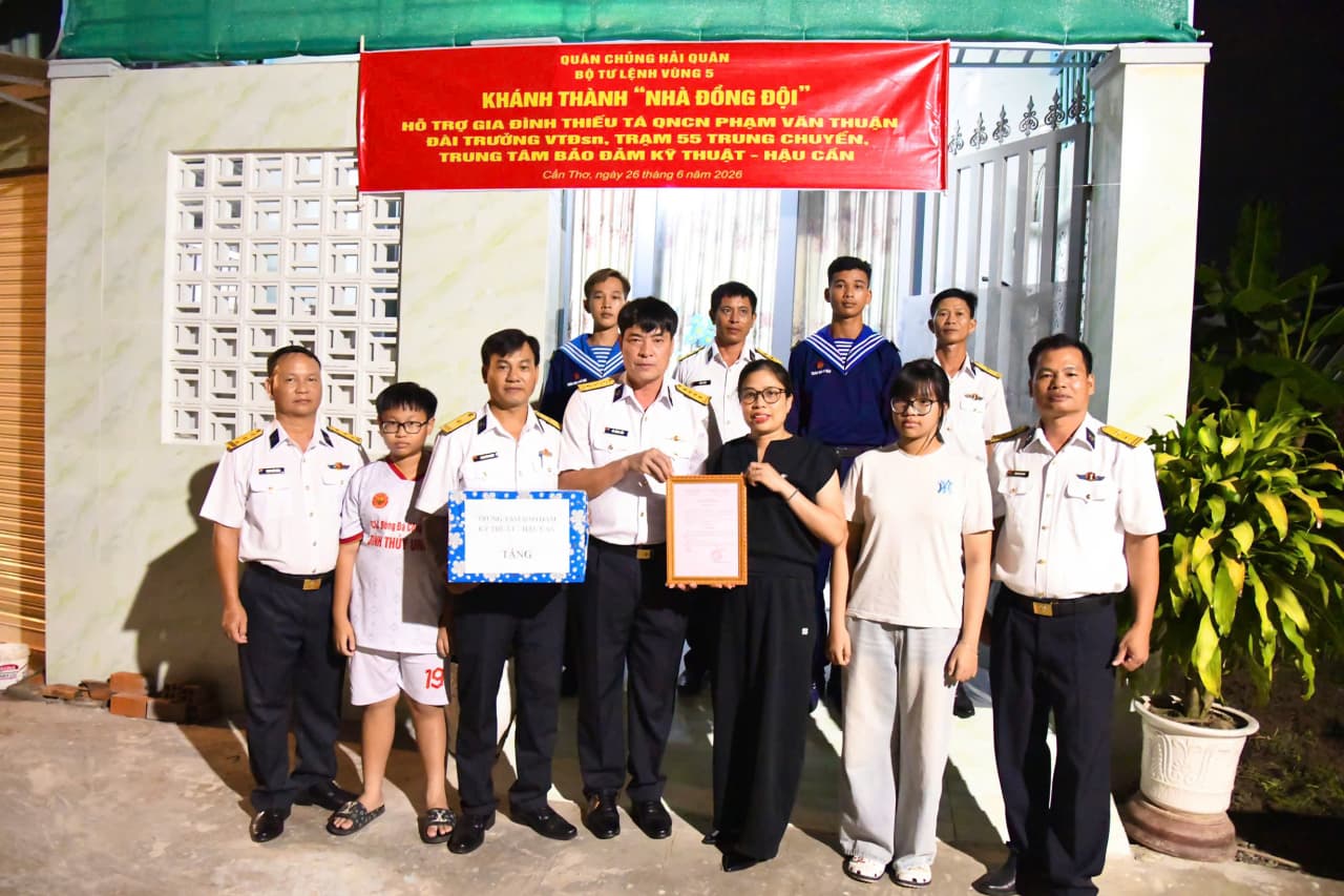 Vùng 5 Hải quân khánh thành, bàn giao nhà đồng đội