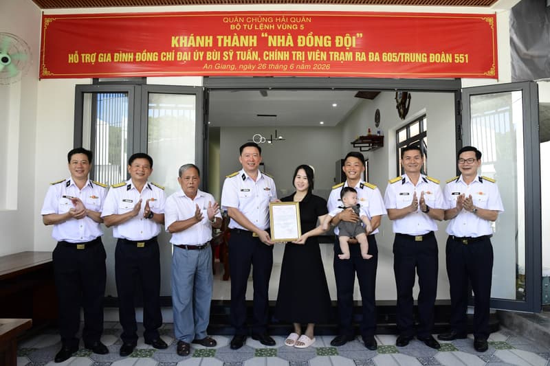 Hỗ trợ xây dựng nhà cho quân nhân có hoàn cảnh khó khăn ở Vùng 5